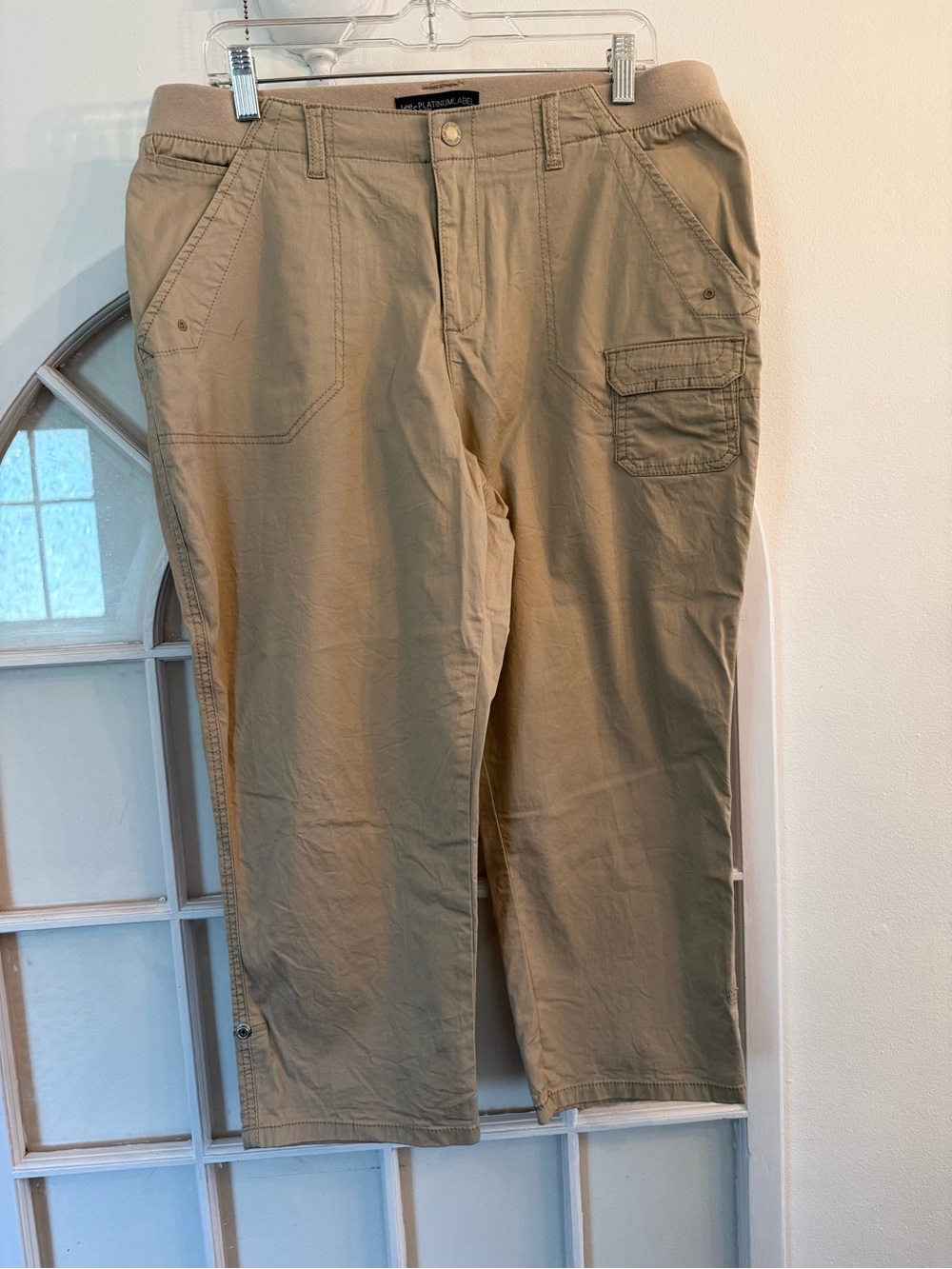 Lee Platinum Label Khaki Cargo Capri Crop Pants – Size 14 Medium